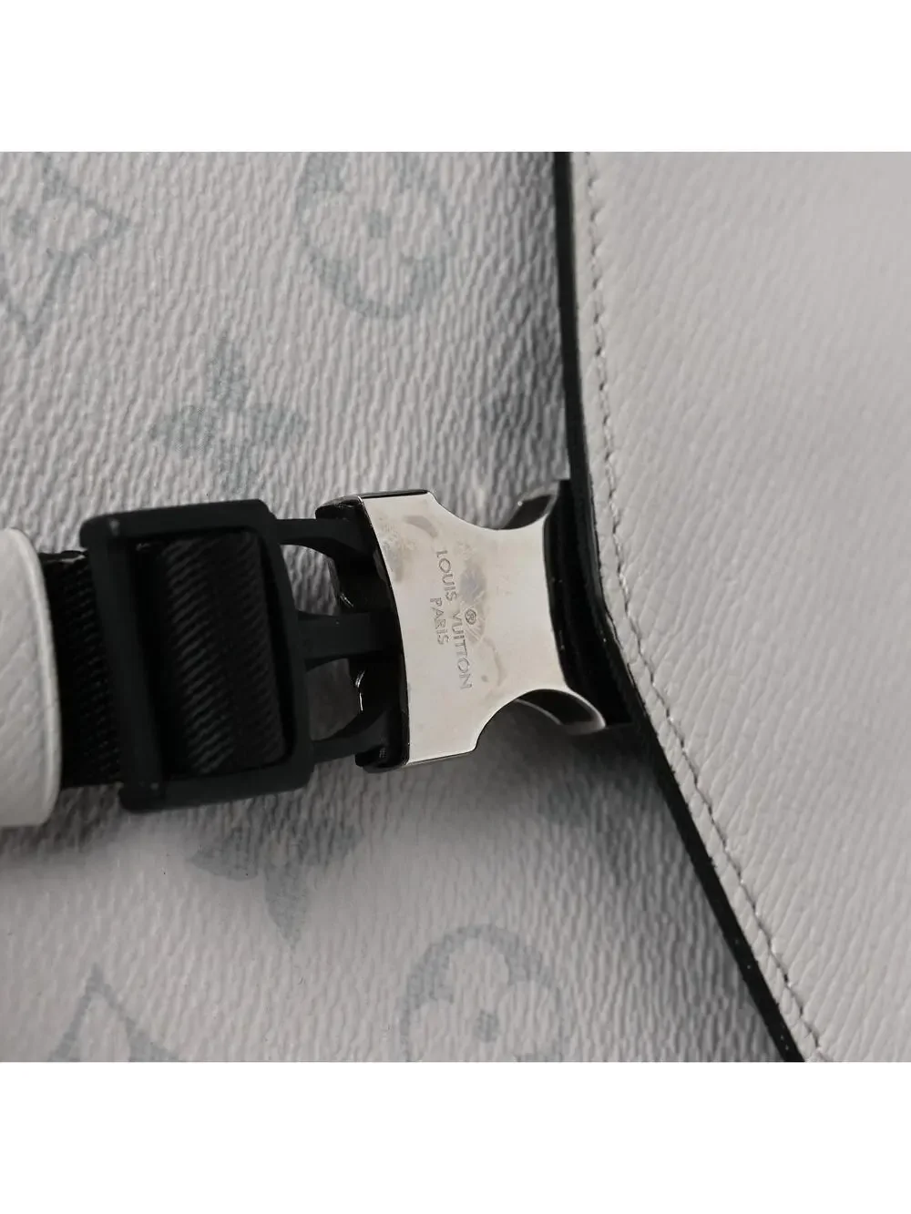 Louis Vuitton Taigarama Outdoor Flap #329978L11B